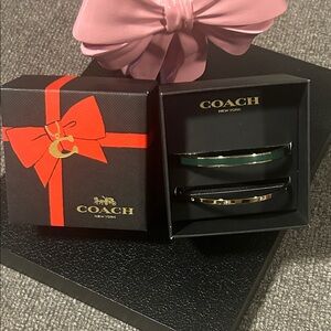 COACH GOLD PLATED DUO BANGLE SET NIB STILL IN STORES 🔥